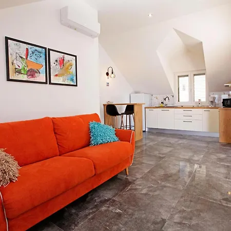 Apartment Penthouse Vanja *