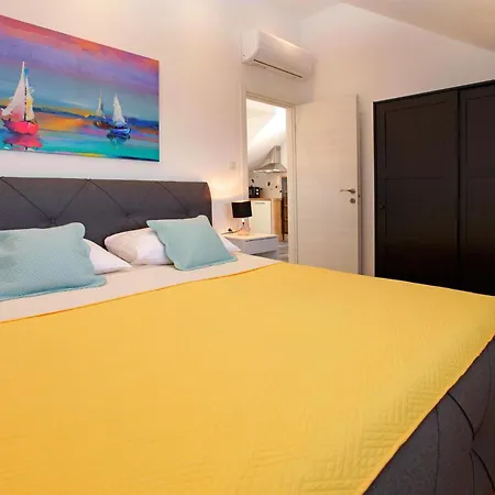 Apartment Penthouse Vanja Bol